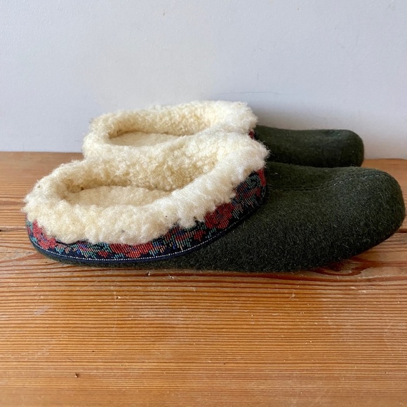 Wool Slippers w/ Floral Trim Made in USA - Picture 3 of 6